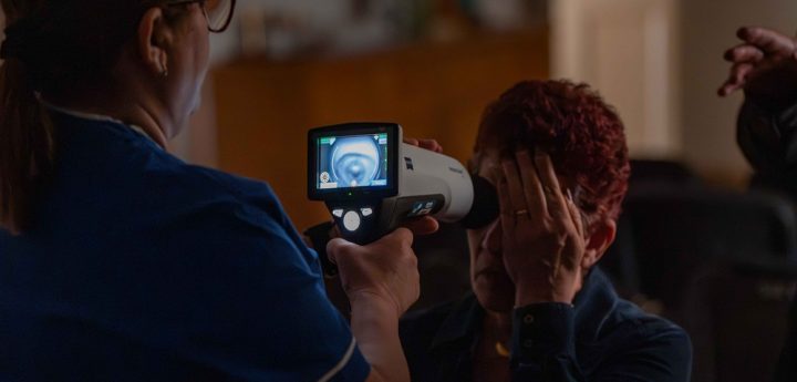 Ophthalmology screening for the elderly extended to the community