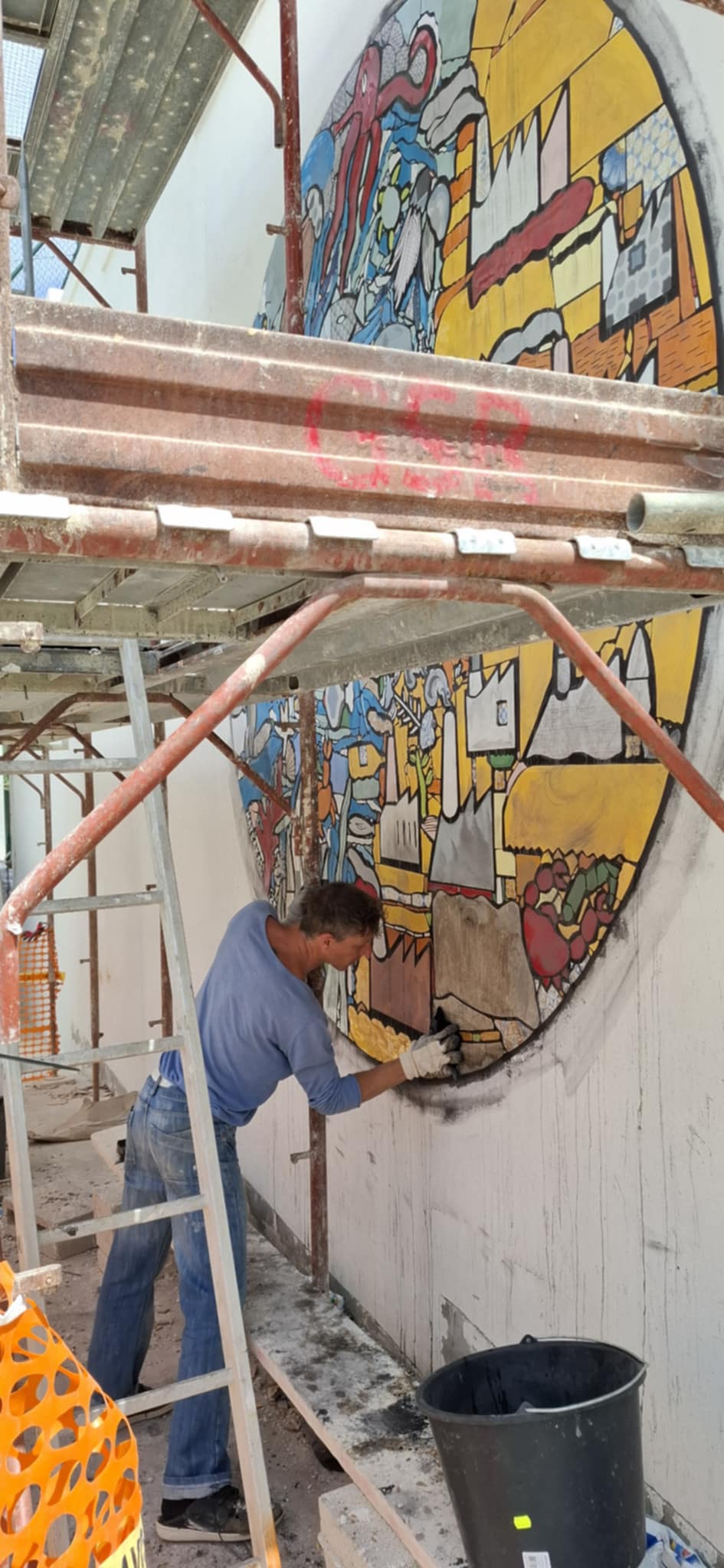 Riccardo Matlakas unveils large-scale mosaic artwork at Gozo College Secondary School