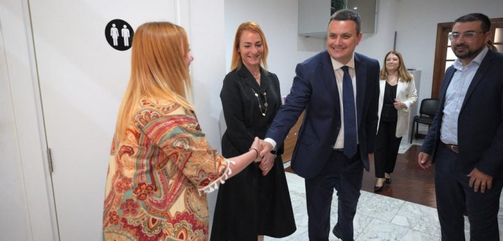 Free childcare and carer service for crime victims who appear in court