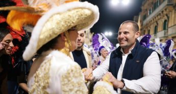 PM visits Gozo Carnival preparations for this weekend