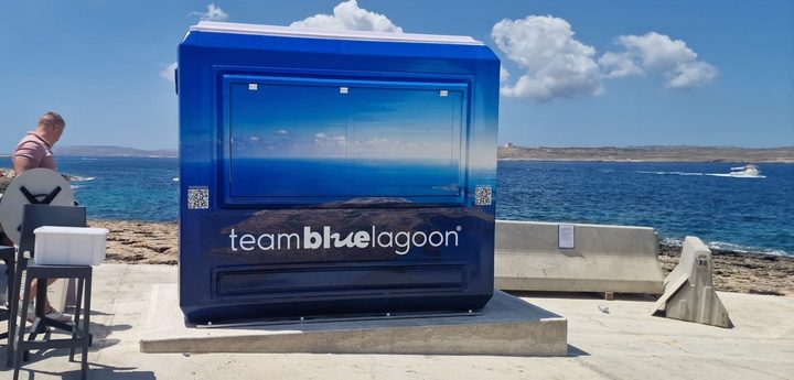 Team Blue Lagoon installing eight visitor information booths