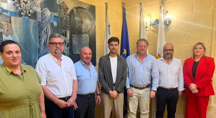 Victoria Council discusses importance of Victoria’s theatres with MEP Thomas Bajada